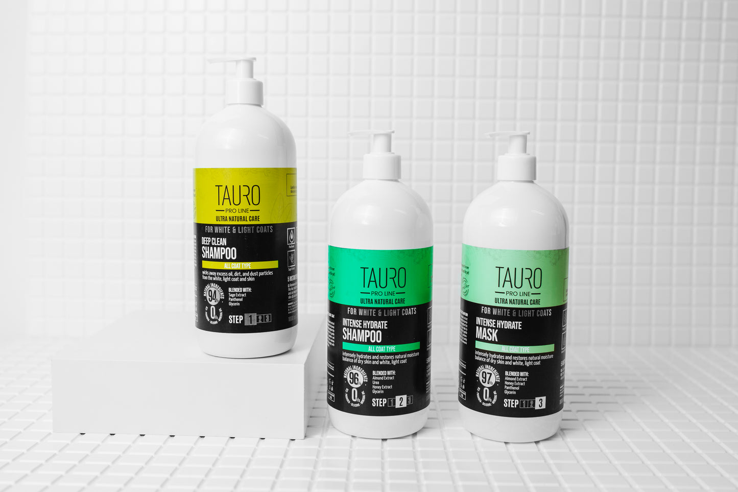 Tauro Pro Line Ultra Natural Care White Coat Intense Hydrate Shampoo Інтенсивно зволожувальний шампунь для собак і котів