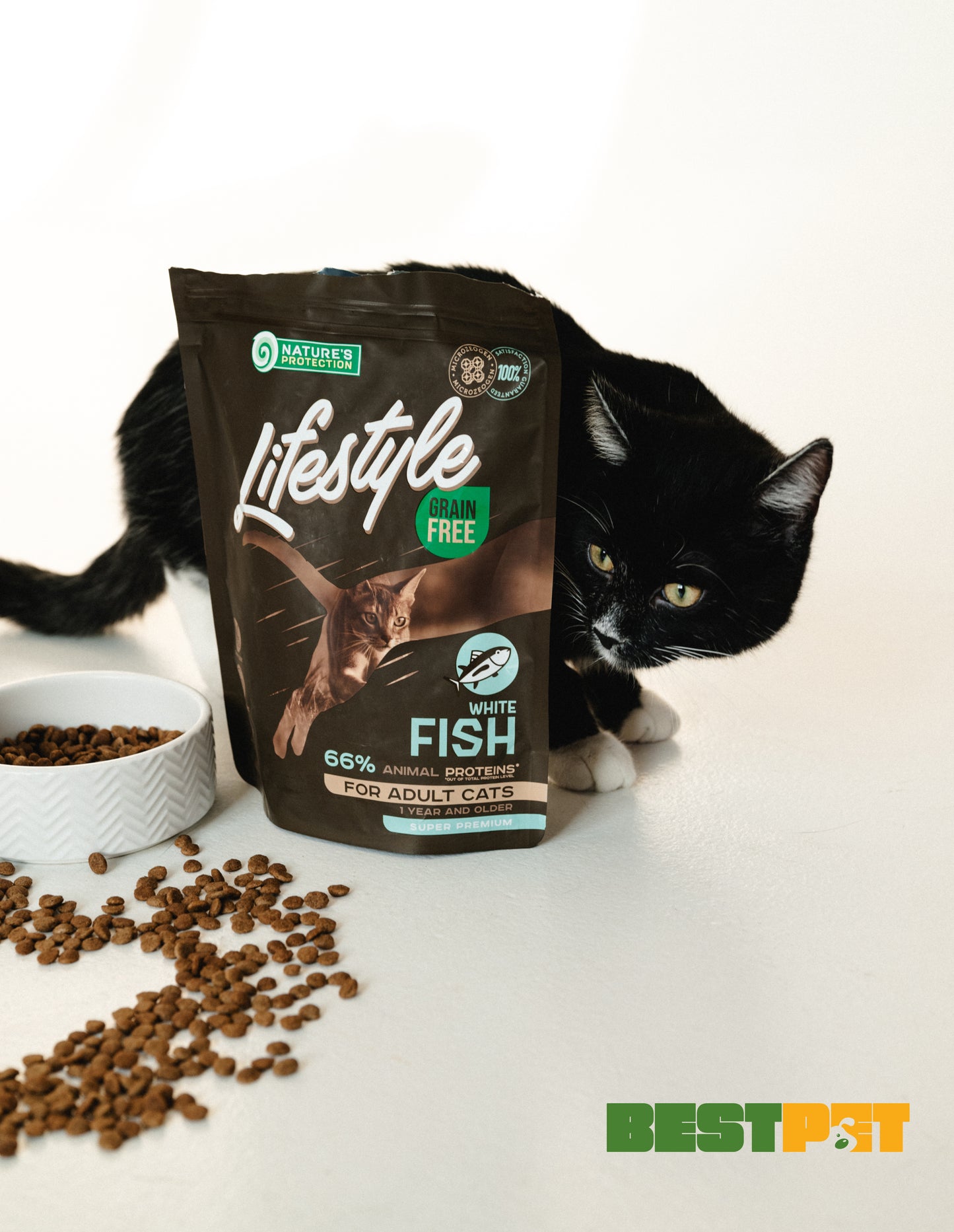 Nature's Protection Lifestyle Adult White fish Сухий беззерновий корм для котів з білою рибою, 400 г