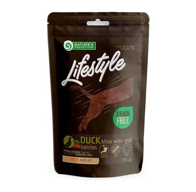 Nature's Protection Lifestyle Duck bites with godji berries Ласощі для котів качині шматочки з ягодами годжі, 75 г