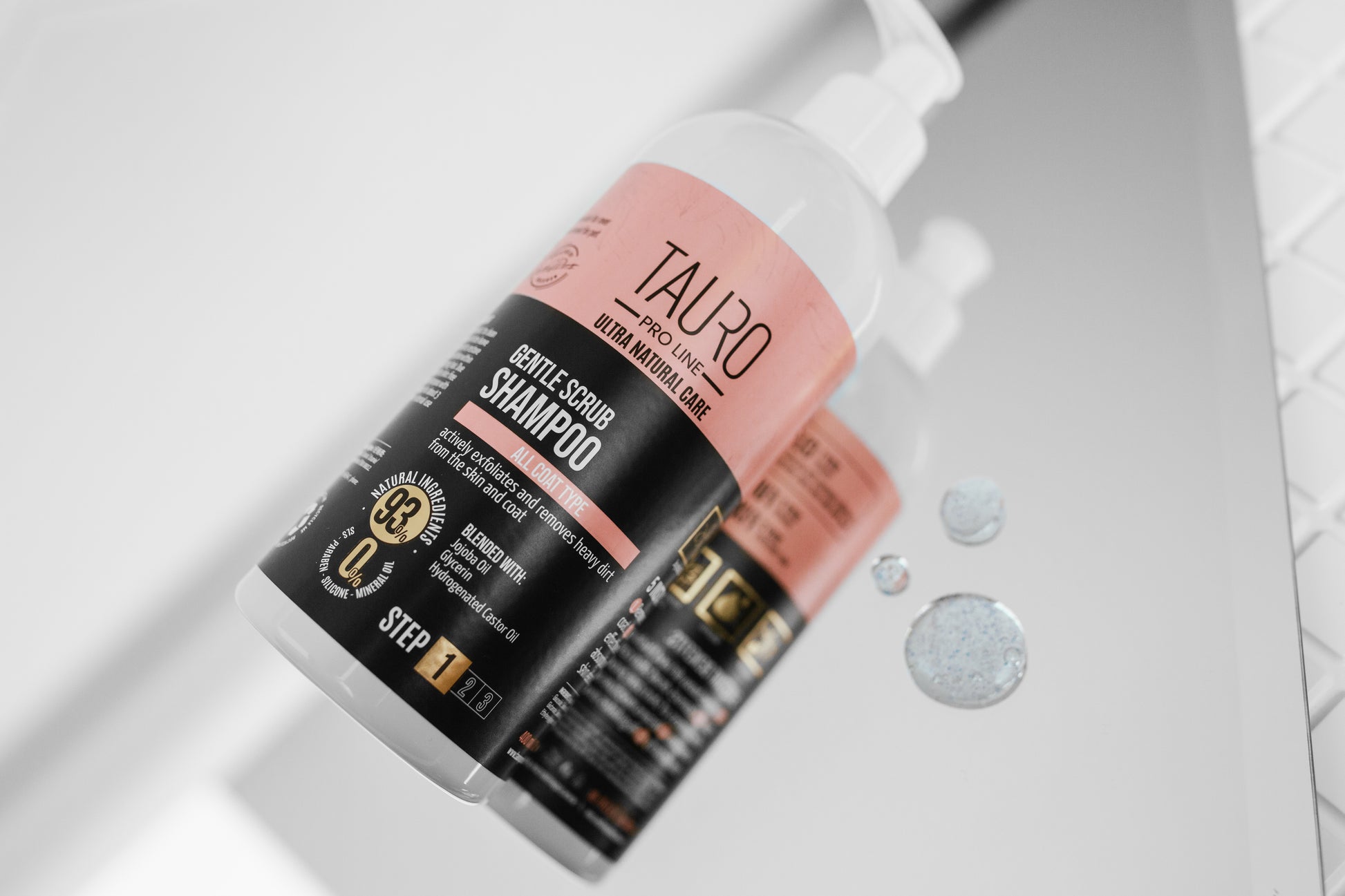 Tauro Pro Line Ultra Natural Care Gentle Scrub Shampoo Делікатний шампунь-скраб для шерсті та шкіри собак і котів, 400 м